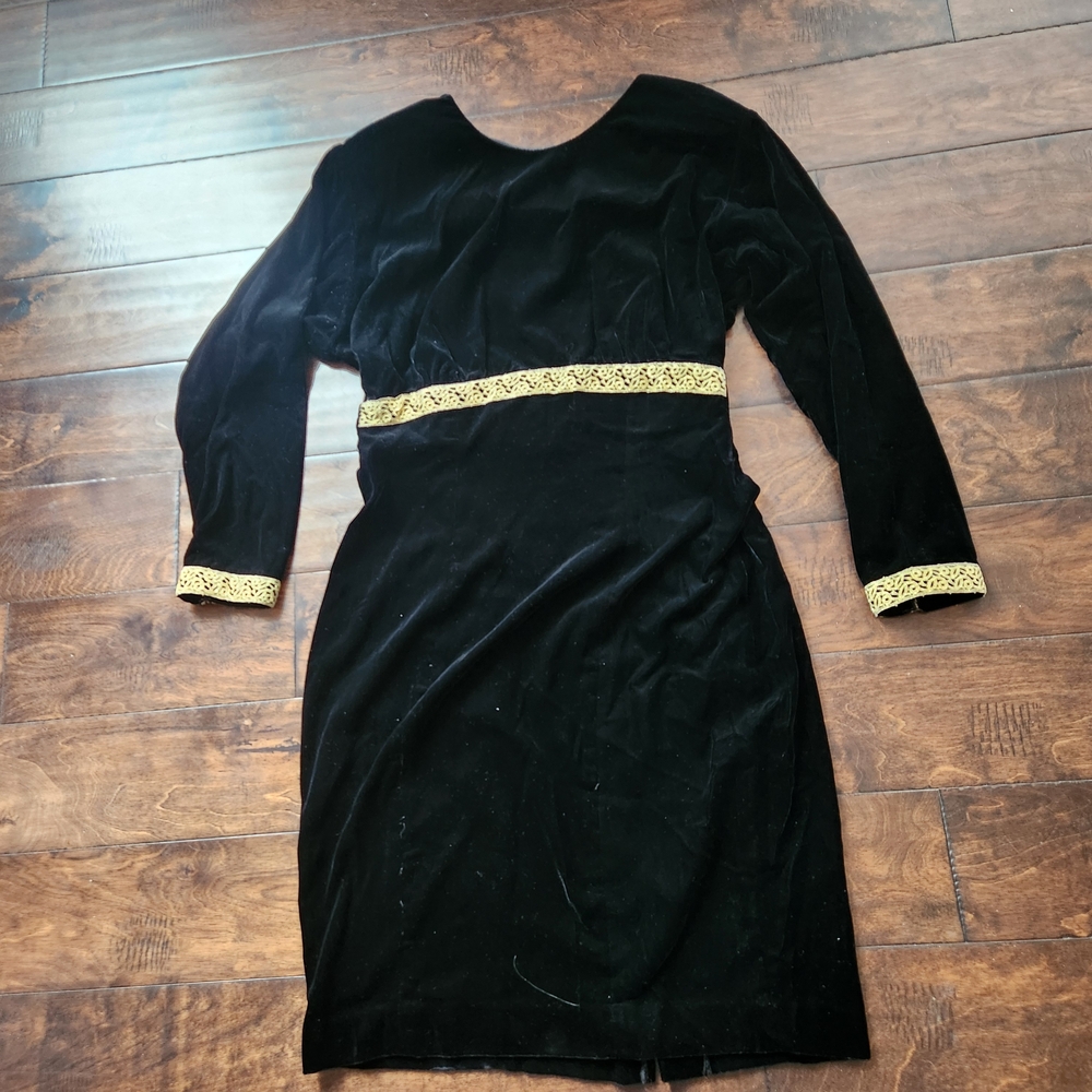 Datiani VINTAGE Black Long Sleeve Velvet Dress‎ with Gold Accents SZ 12